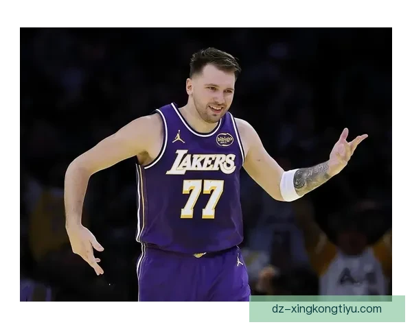 东契奇38+11湖人力克快船